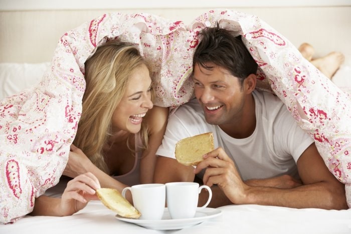 чому краще спати на різних ліжках